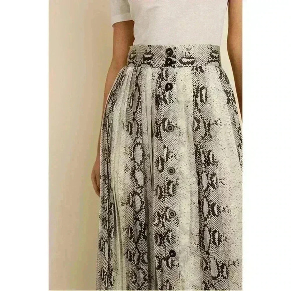 Dress Forum Women's Snakeskin Print Pleated Midi Skirt Size Large - Picture 3 of 14
